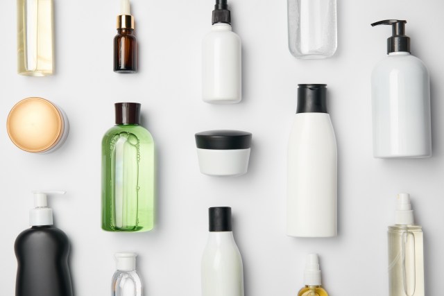 How to Choose the Right Cosmetics Manufacturer for Your Brand